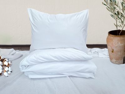 Bílé perkálové povlečení, hladké provedení